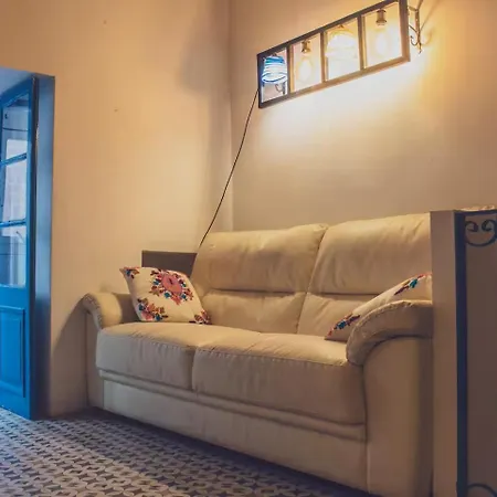 Charming 2 Bedroom Maisonette In Jell1-3 Ferienhaus *