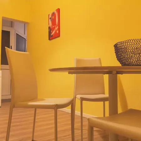 Charming 2 Bedroom Maisonette In Jell1-3 *