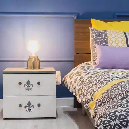 Charming 2 Bedroom Maisonette In Jell1-3 *