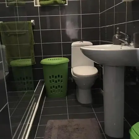 Дом отдыха Charming 2 Bedroom Maisonette In Jell1-3 *