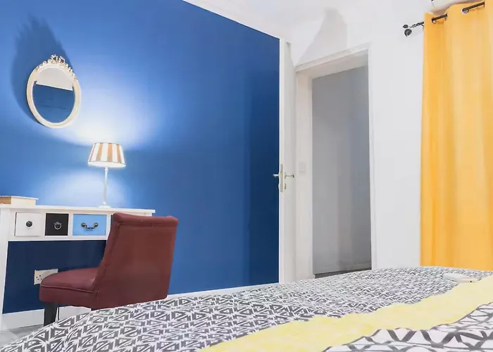 Charming 2 Bedroom Maisonette In Jell1-3