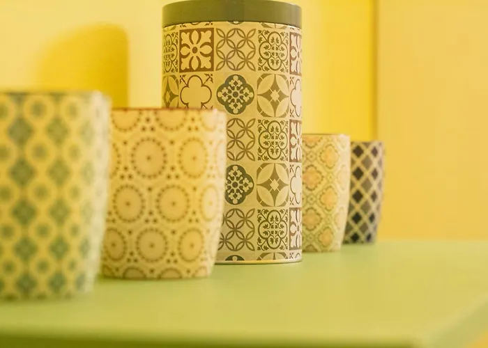 Charming 2 Bedroom Maisonette In Jell1-3 Holiday home *